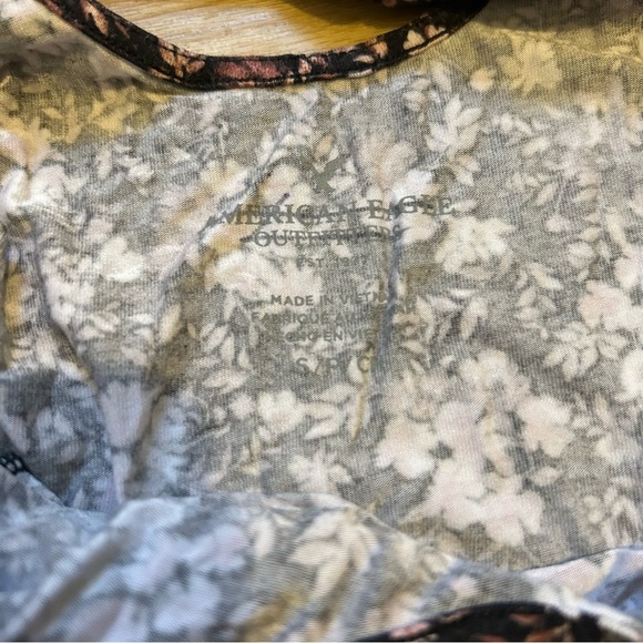 American Eagle Vintage Black Floral Scoop Neck Criss Cross Keyhole Back Bodysuit - Picture 6 of 7